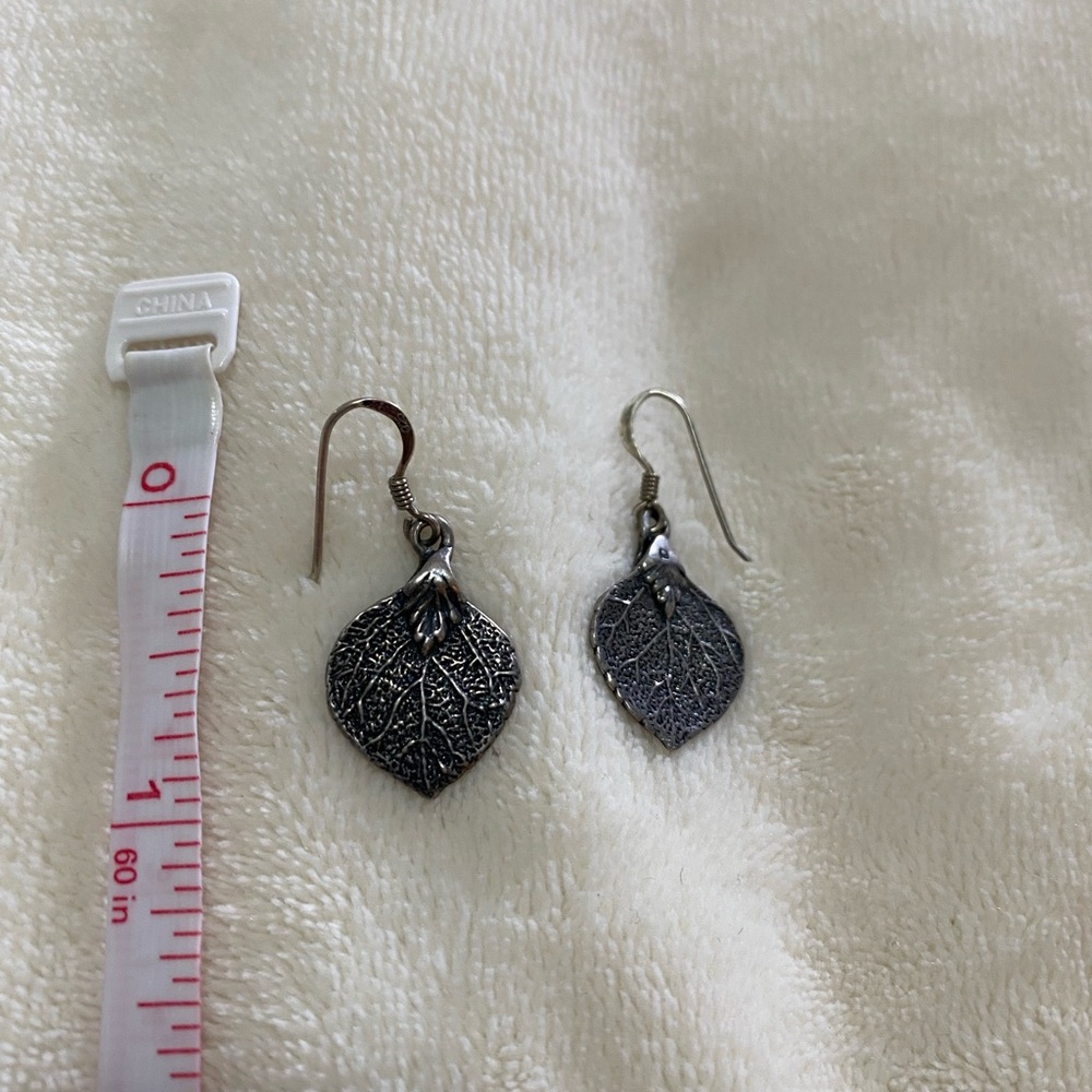 Silver coloured Leaf Earrings